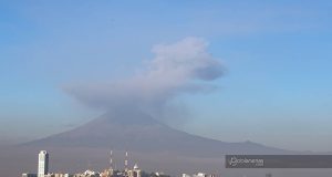 Volcán Popocatépetl emite cenizas